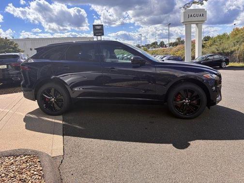 2026 Jaguar F-PACE P400 R-Dynamic S