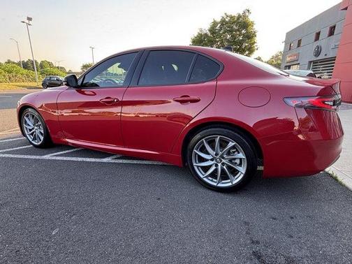 Rosso 2024 Alfa Romeo Giulia Base