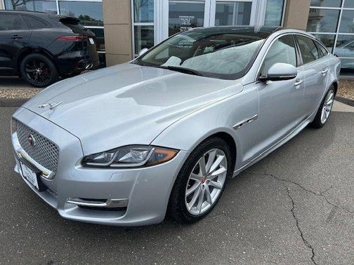 2018 Jaguar XJ XJ R-Sport