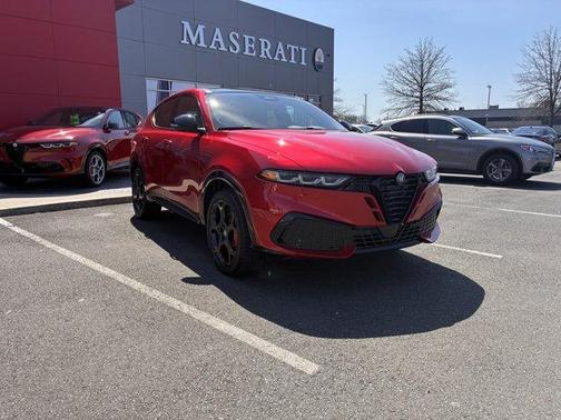 Rosso 2026 Alfa Romeo Tonale Base