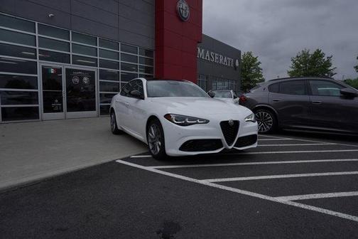 2025 Alfa Romeo Giulia Base