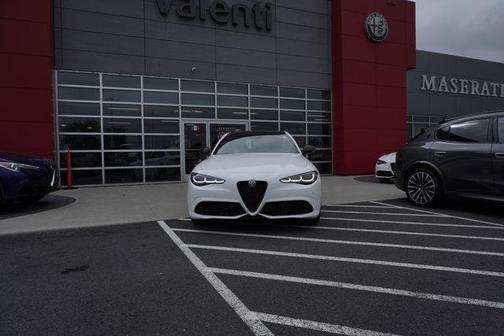 2025 Alfa Romeo Giulia Base