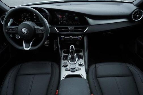 2025 Alfa Romeo Giulia Base
