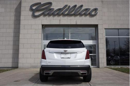 2022 Cadillac XT5 Premium Luxury