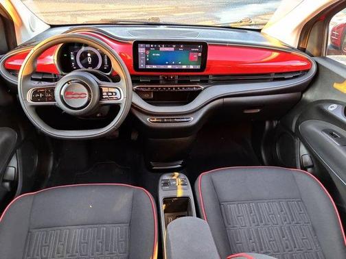2024 FIAT 500e Base