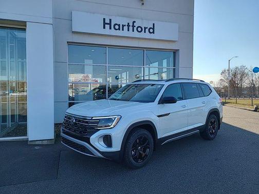 2024 Volkswagen Atlas 2.0T Peak Edition SEL