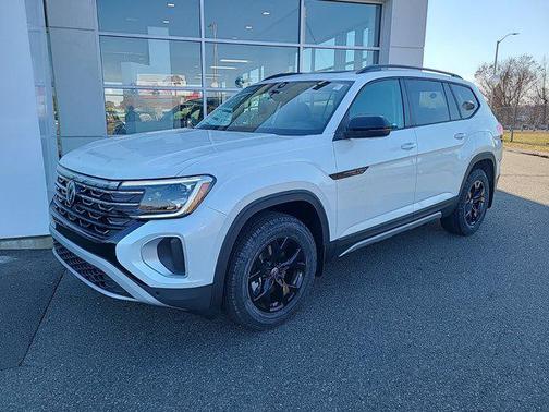 2024 Volkswagen Atlas 2.0T Peak Edition SEL