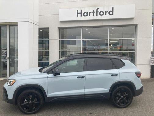 2025 Volkswagen Taos 1.5T SE Black