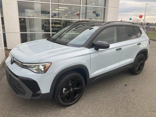 2025 Volkswagen Taos 1.5T SE Black