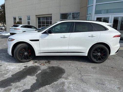 2025 Jaguar F-PACE P400 R-Dynamic S
