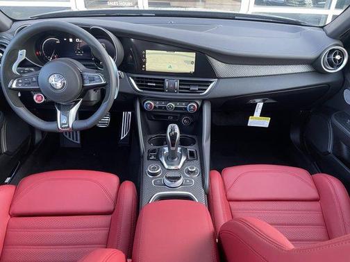 2024 Alfa Romeo Giulia Quadrifoglio