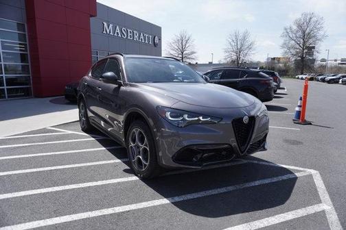 2025 Alfa Romeo Stelvio Base