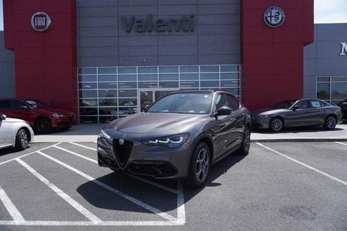2025 Alfa Romeo Stelvio Base