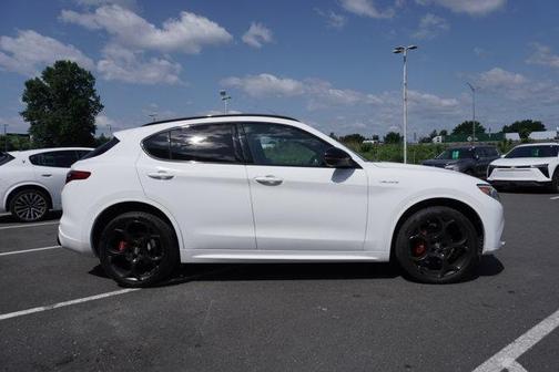 2023 Alfa Romeo Stelvio Veloce