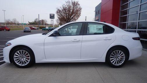 2024 Alfa Romeo Giulia Base