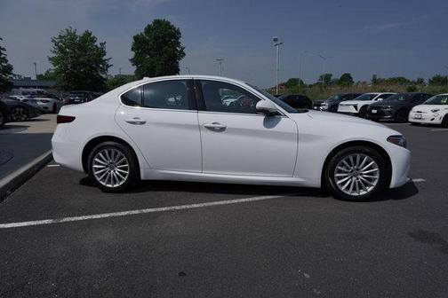 2021 Alfa Romeo Giulia Base
