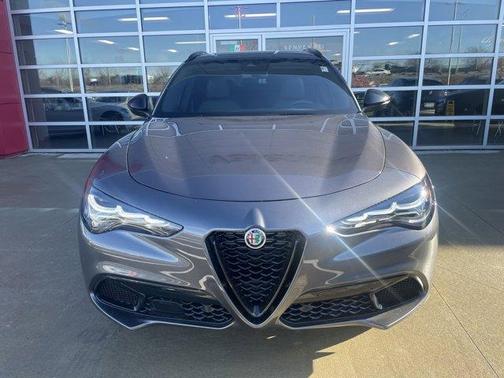 2025 Alfa Romeo Stelvio Base
