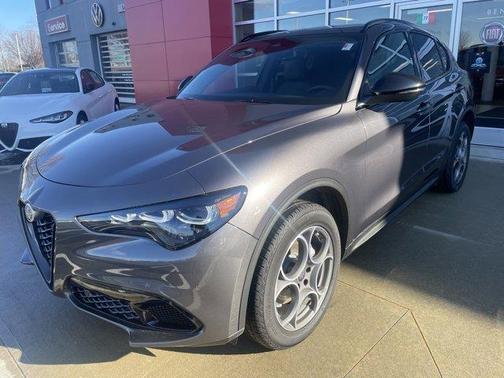 2025 Alfa Romeo Stelvio Base