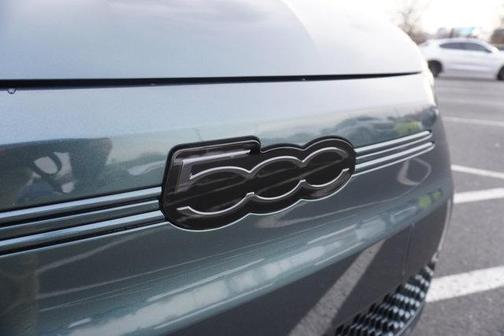 2025 FIAT 500e Base