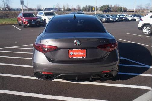 Photo 5 of 27 of 2019 Alfa Romeo Giulia Ti