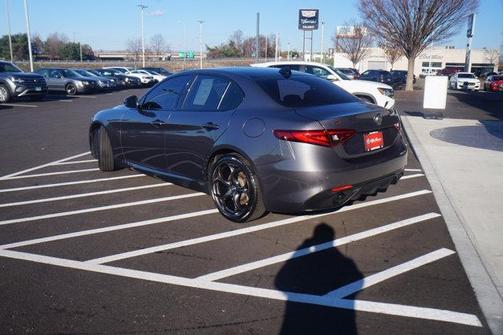 Photo 4 of 27 of 2019 Alfa Romeo Giulia Ti