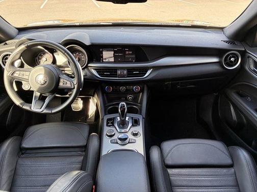 2022 Alfa Romeo Stelvio Veloce