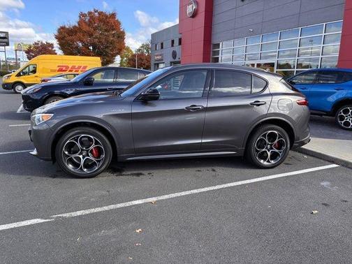 2022 Alfa Romeo Stelvio Veloce
