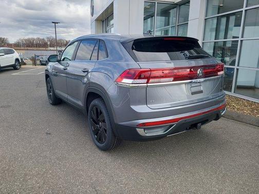 2025 Volkswagen Atlas Cross Sport 2.0T SE w/Technology