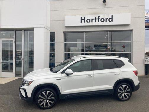 2024 Volkswagen Taos 1.5T SE