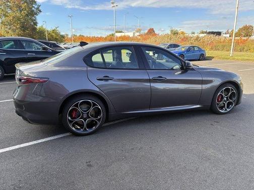2025 Alfa Romeo Giulia Base