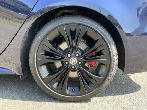 2024 Jaguar XF R-Dynamic SE