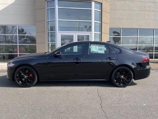 2024 Jaguar XF R-Dynamic SE