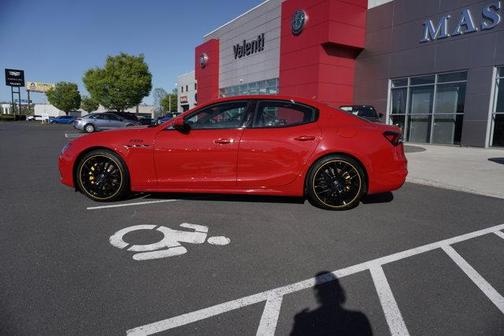 2022 Maserati Ghibli F Tributo Q4
