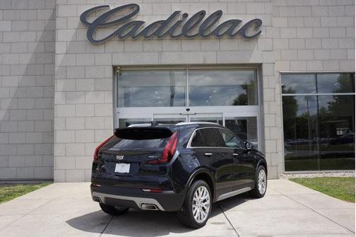 2022 Cadillac XT4 Premium Luxury