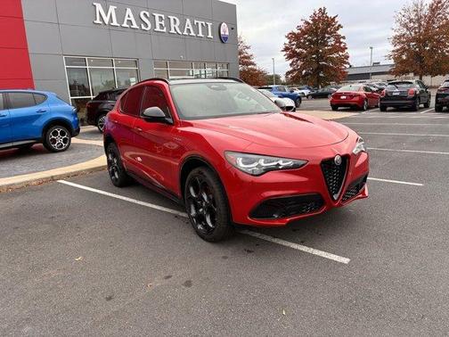 2025 Alfa Romeo Stelvio Base