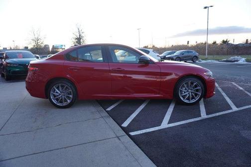 2025 Alfa Romeo Giulia Base