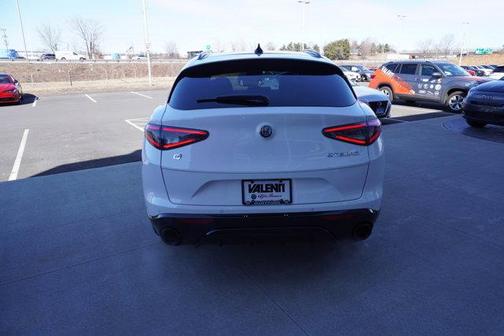 2025 Alfa Romeo Stelvio Base