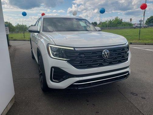 2025 Volkswagen Atlas Cross Sport 2.0T SEL Premium R-Line