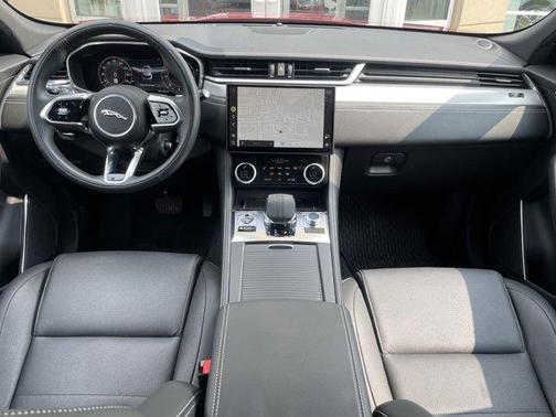 2024 Jaguar F-PACE P250 R-Dynamic S