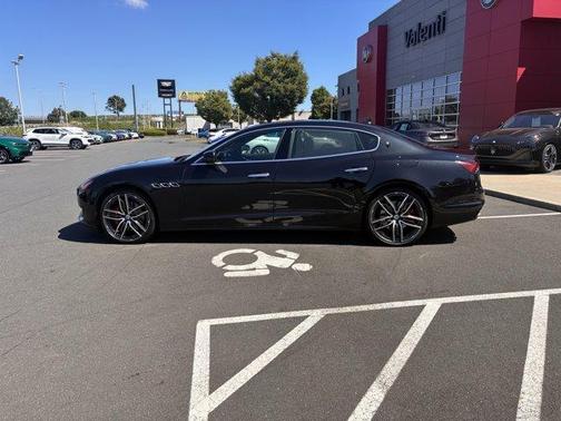 2022 Maserati Quattroporte Modena Q4