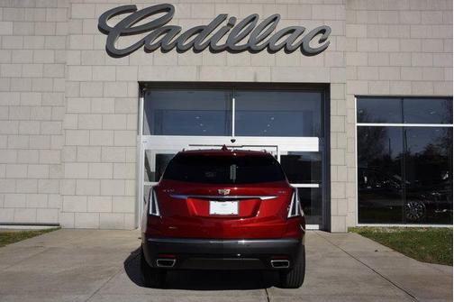 2025 Cadillac XT5 Sport