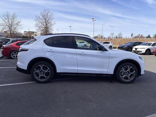 Milano 2025 Alfa Romeo Stelvio Base