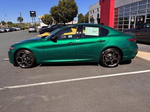 2025 Alfa Romeo Giulia Intensa