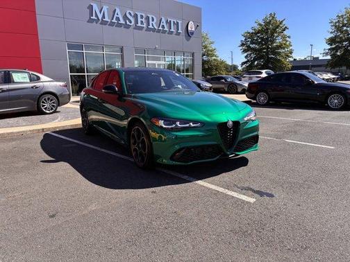 2025 Alfa Romeo Giulia Intensa