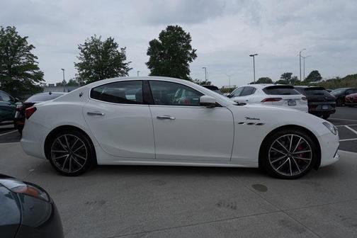 2022 Maserati Ghibli Modena