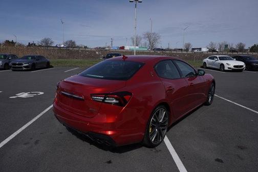 2022 Maserati Ghibli Trofeo