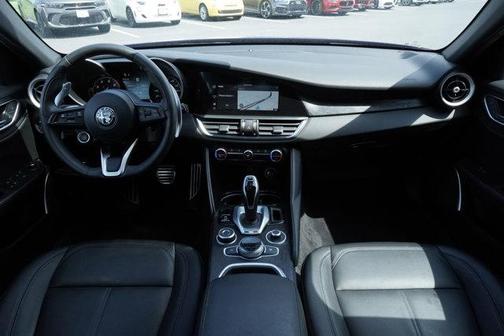 2022 Alfa Romeo Giulia Base