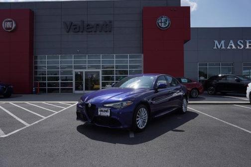 2022 Alfa Romeo Giulia Base