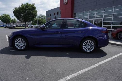 2022 Alfa Romeo Giulia Base