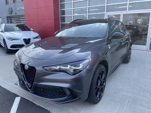2024 Alfa Romeo Stelvio Quadrifoglio Carbon